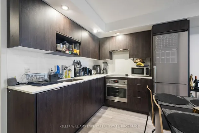 Additional image 6 of 225 Village Green Sq Unit 805