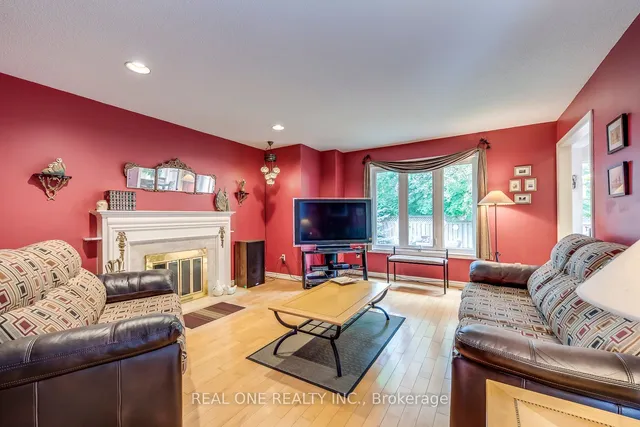 Additional image 8 of 566 Blenheim Cres