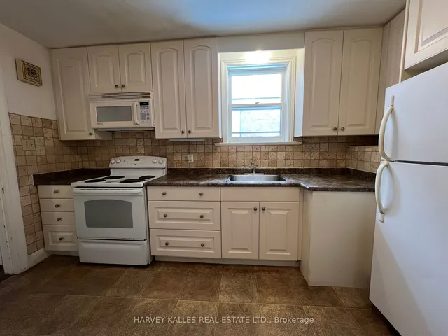 Additional image 11 of 76 Shelborne Ave