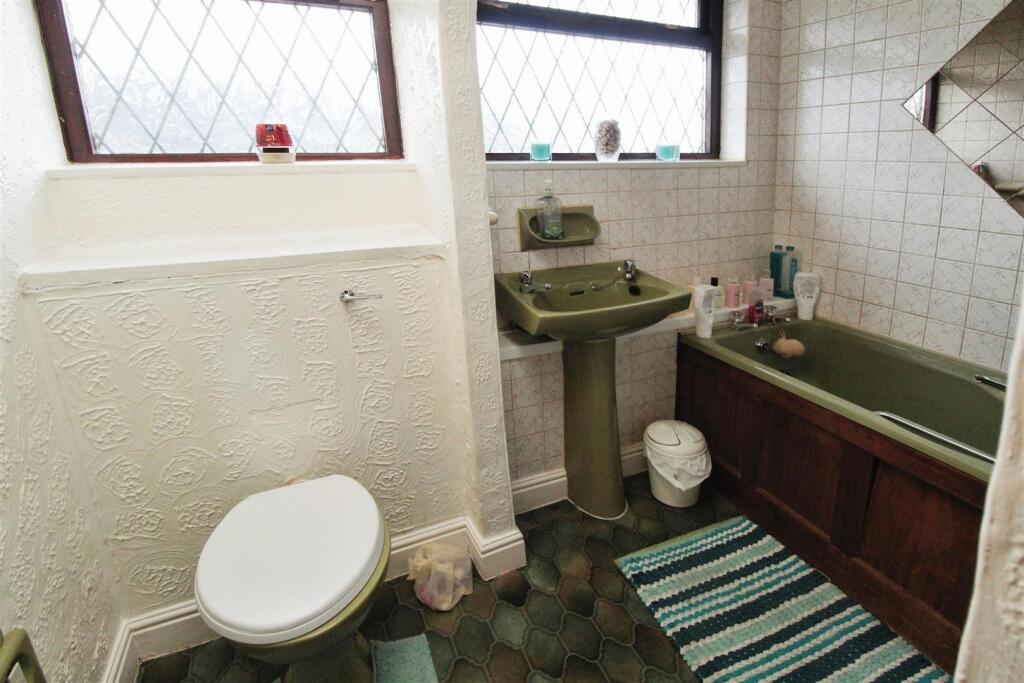 Additional image 10 of Grayswood Drive, Bradford, BD4 9ES