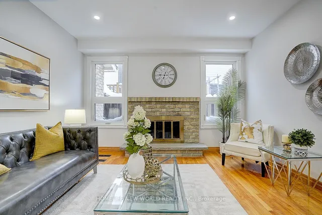 Additional image 11 of 17 Pale Moon Cres