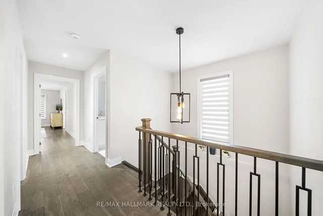 Additional image 20 of 23 Roblin Ave