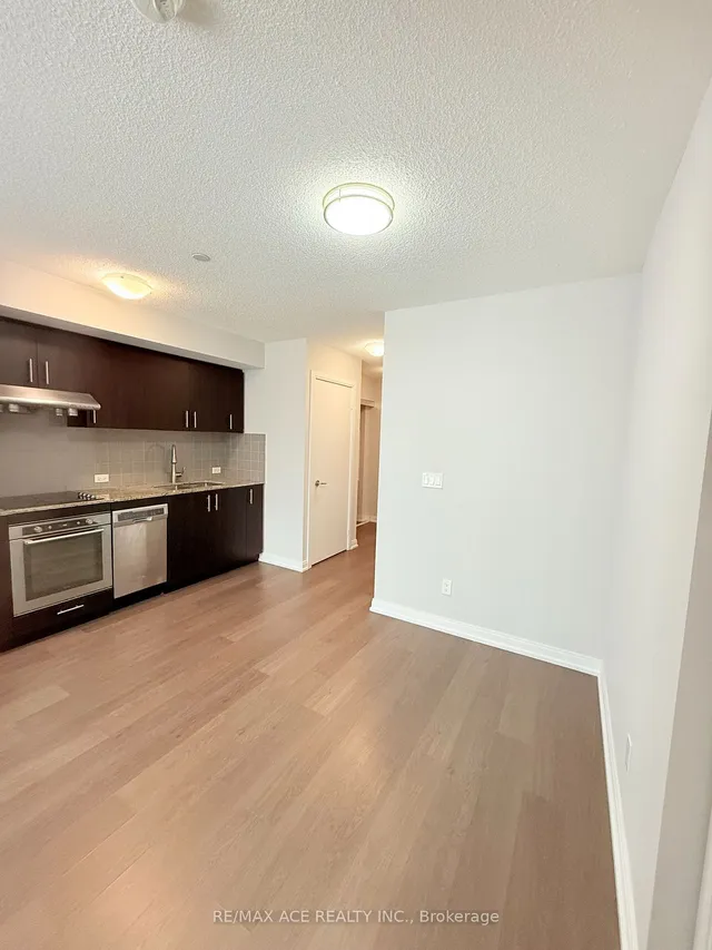 Additional image 6 of 255 Village Green Sq Unit 409