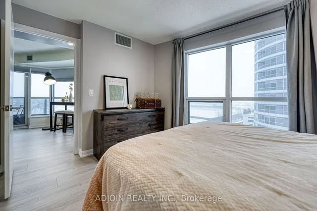 Additional image 18 of 181 Village Green Sq Unit 1113