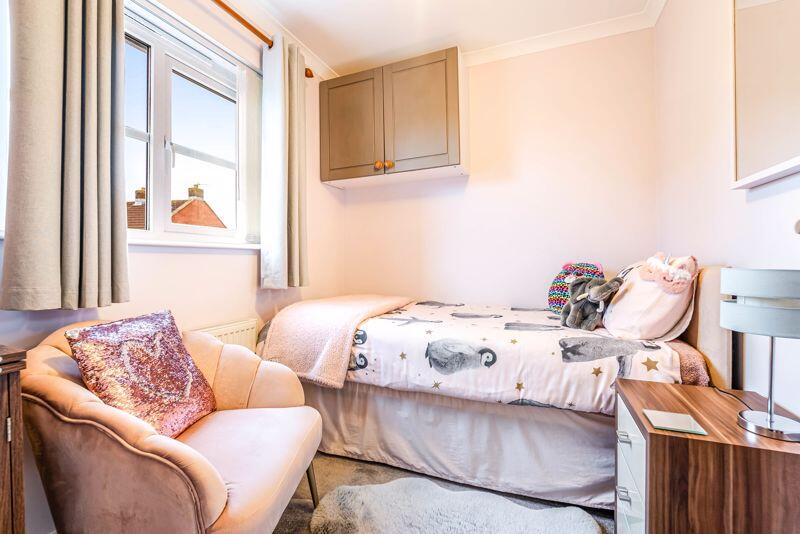 Additional image 16 of Oaktree Place, St Georges - FABULOUS SEMI