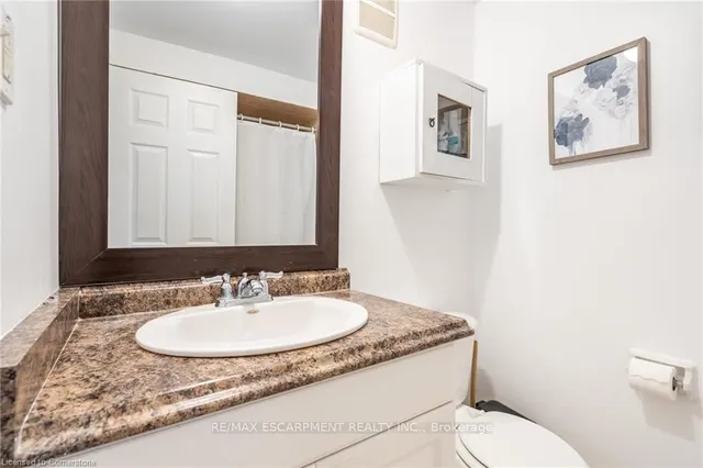 Additional image 30 of 657 Francis Rd Unit 3