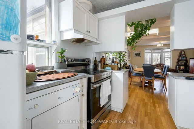 Additional image 40 of 125 Boultbee Ave