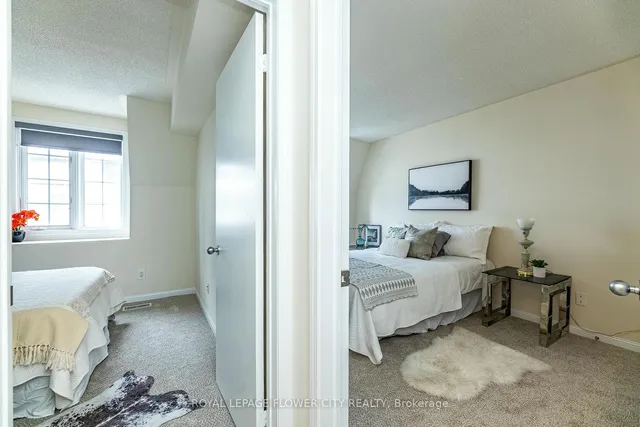 Additional image 30 of 11 Niagara St Unit 14