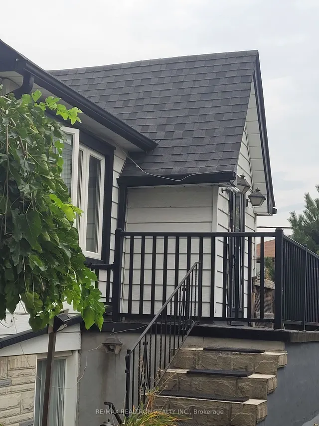 Additional image 25 of 153 Pitt Ave