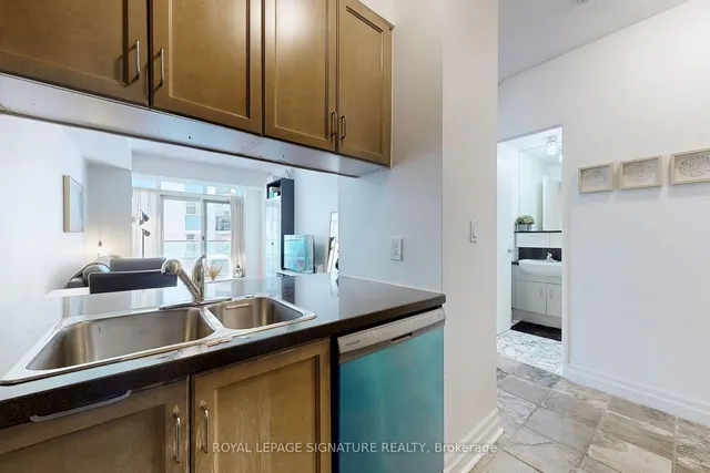 Additional image 18 of 70 Alexander St Unit 1004