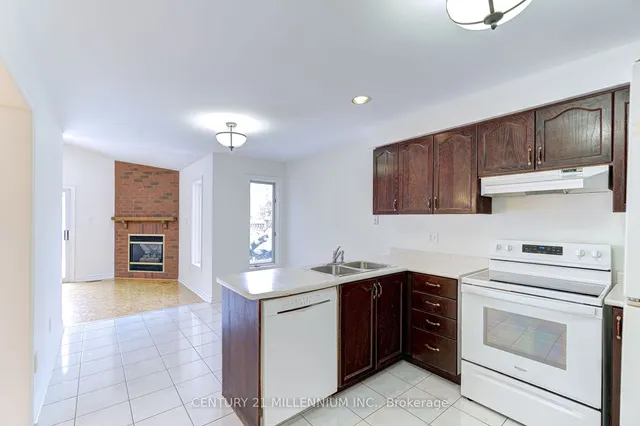 Additional image 32 of 55 Wildberry Cres