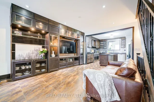 Additional image 7 of 683 Manning Ave