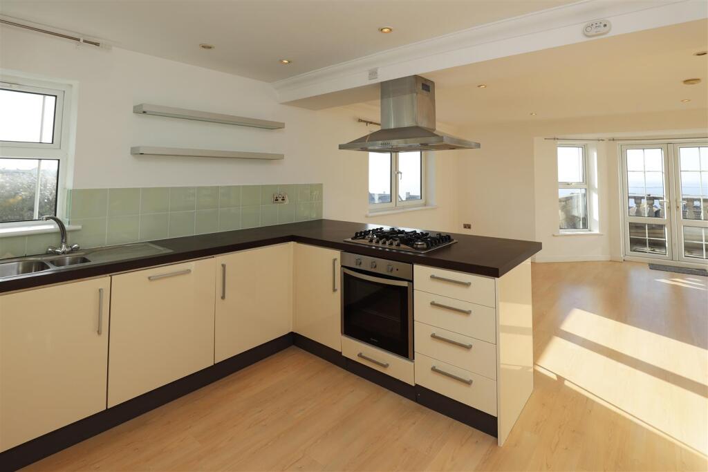 Additional image 2 of 10, Y Graig, Ogmore By Sea, Vale Of Glamorgan, CF32 0QN