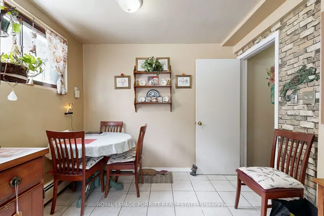 Additional image 8 of 15 Muskoka Ave