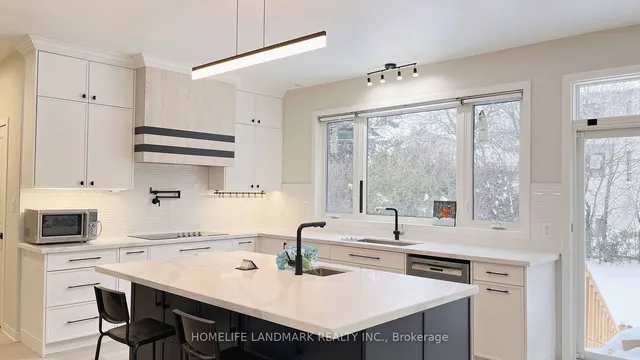 Additional image 10 of 19 Deering Cres