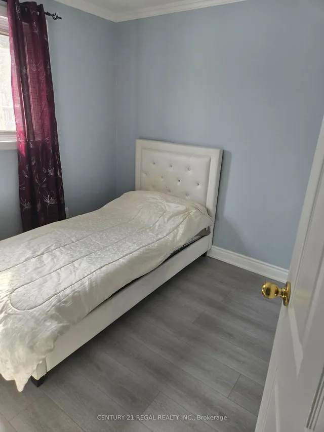 Additional image 14 of 62 HOWELL Sq