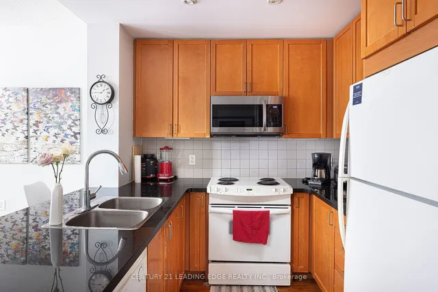 Additional image 12 of 85 Bloor St Unit 1413