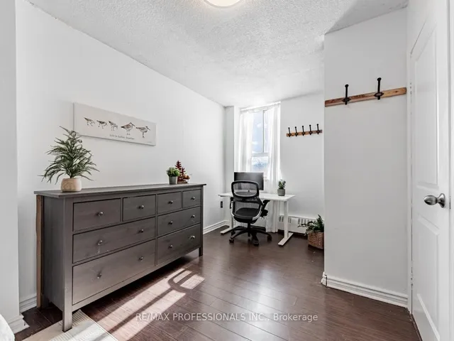 Additional image 12 of 541 Blackthorn Ave Unit 206