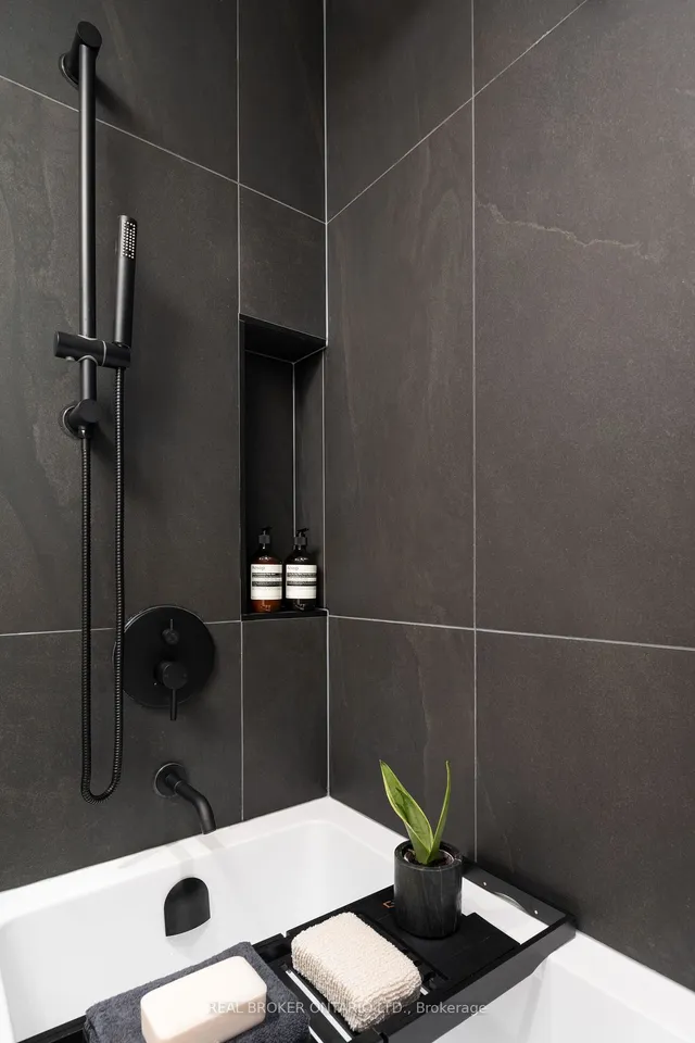 Additional image 31 of 55 Charles St Unit 2206