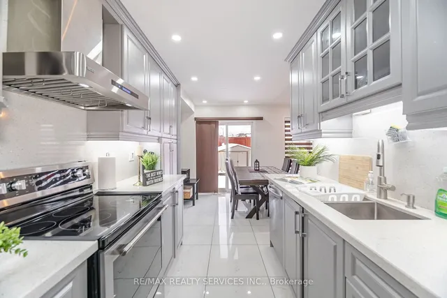 Additional image 11 of 46 Hollowgrove Blvd