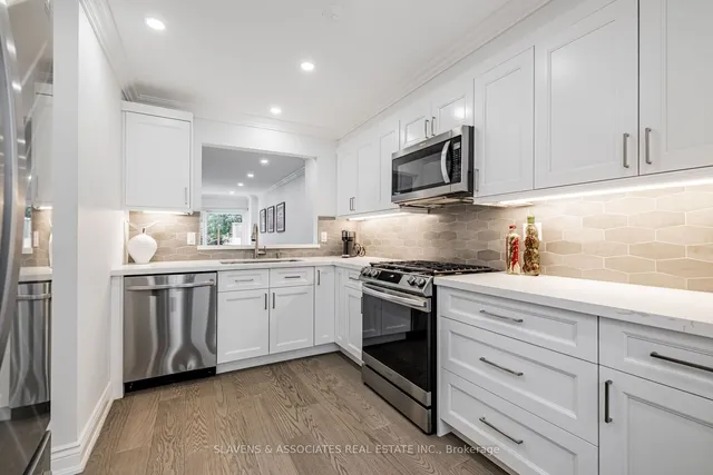 Additional image 17 of 1356 Bathurst St Unit 1