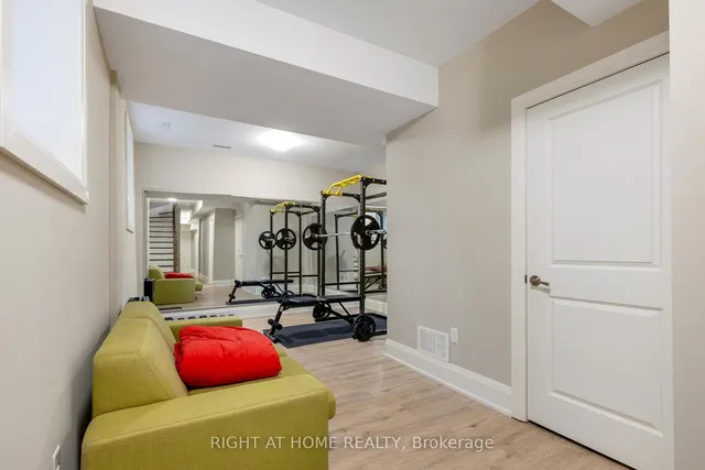 Additional image 32 of 2 Helen Ave