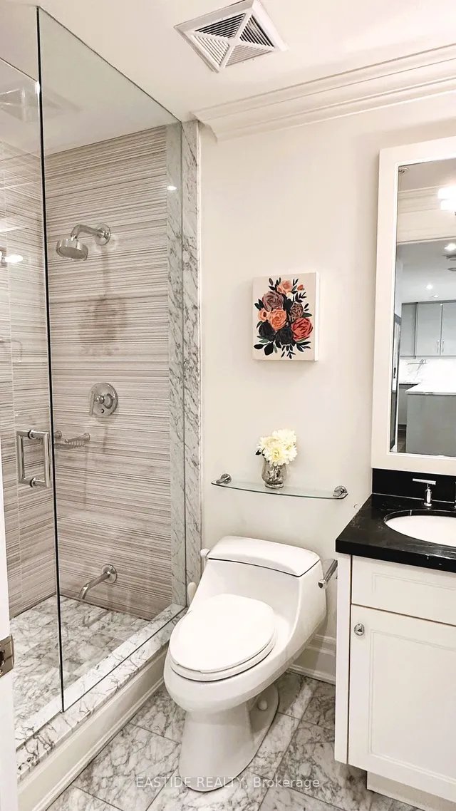 Additional image 20 of 68 Yorkville Ave Unit 303