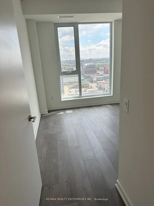 Additional image 14 of 55 Duke St Unit 1904