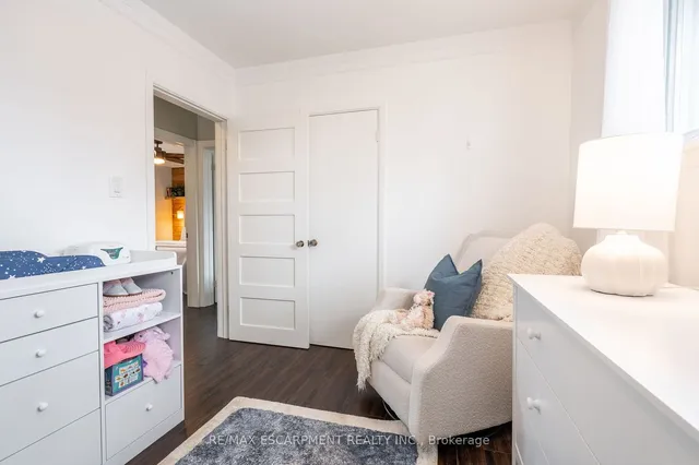 Additional image 20 of 5486 Randolph Cres