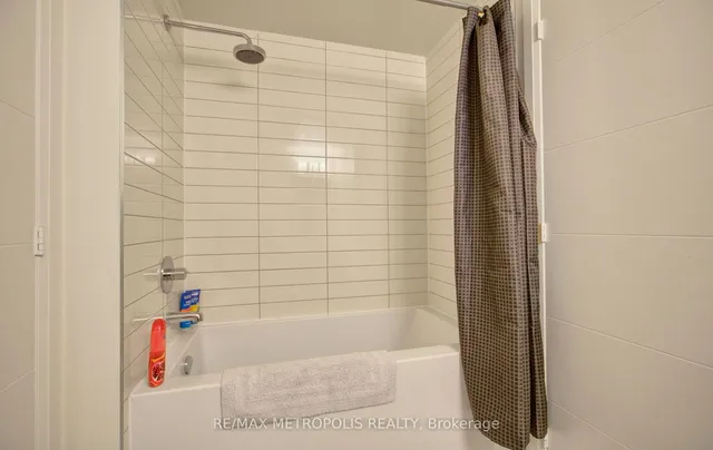 Additional image 12 of 460 Adelaide St Unit 2015