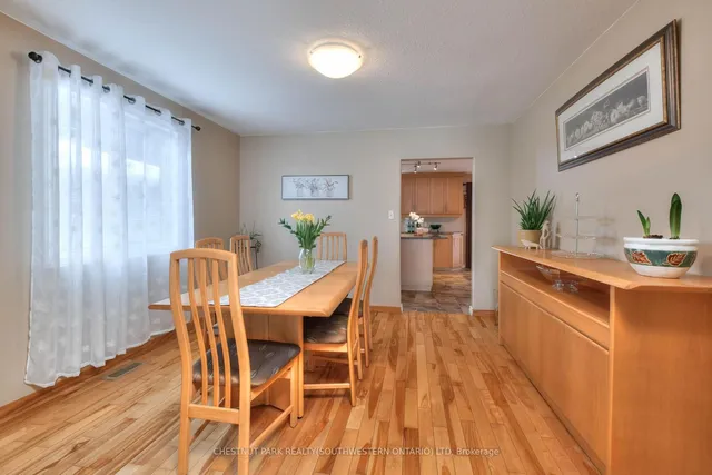 Additional image 10 of 105 Sabrina Cres