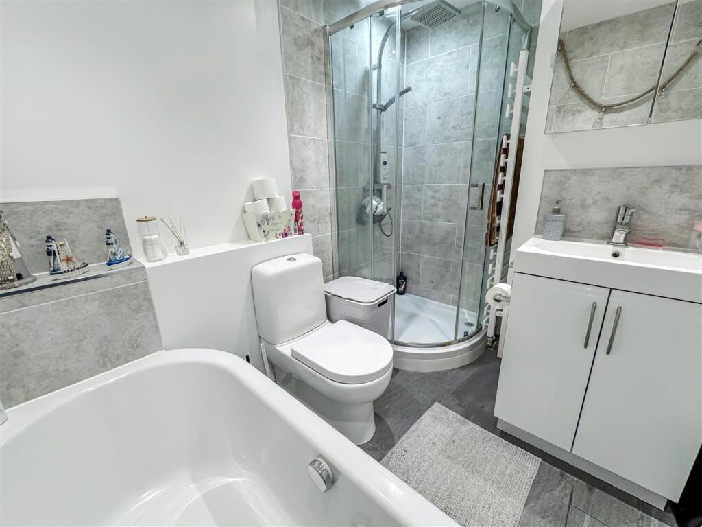 Additional image 7 of Linnet Close, Littlehampton