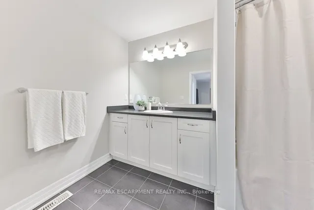 Additional image 31 of 2 Vaudeville Dr