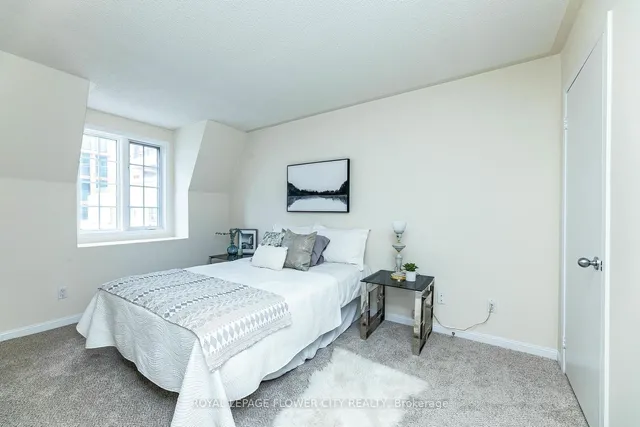 Additional image 32 of 11 Niagara St Unit 14