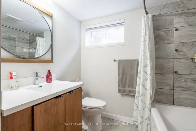 Additional image 25 of 2290 Woodward Ave