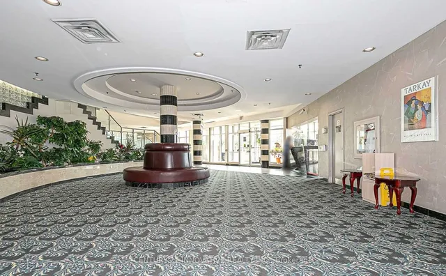 Additional image 5 of 2550 Lawrence Ave Unit 1111