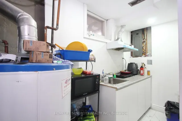 Additional image 36 of 7500 Goreway Dr Unit #37