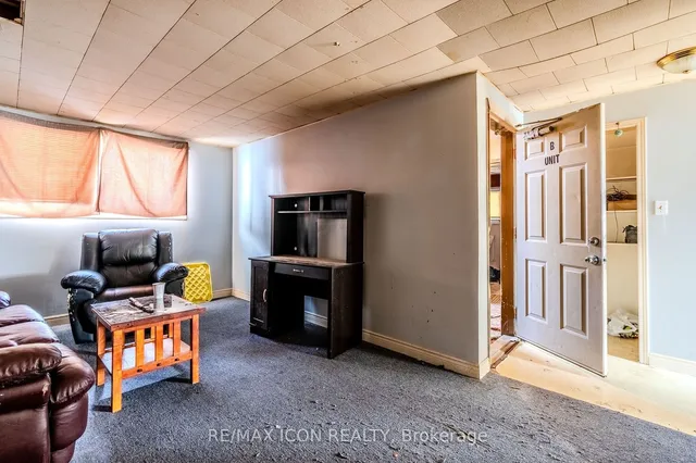 Additional image 17 of 263 Fergus Ave