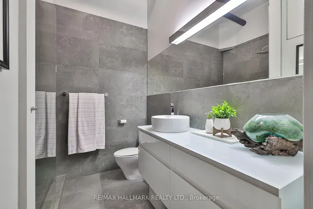 Additional image 20 of 326 Carlaw Ave Unit 215