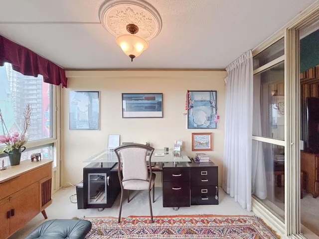 Additional image 23 of 130 Carlton St Unit 906