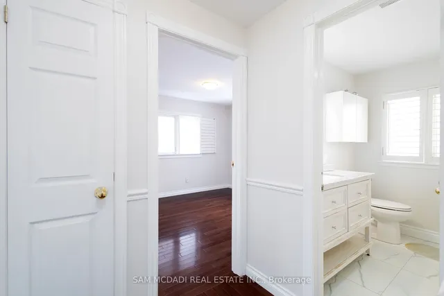 Additional image 21 of 2290 Devon Rd