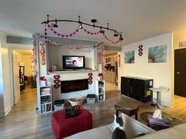 Additional image 8 of 4060 Lawrence Ave Unit 111