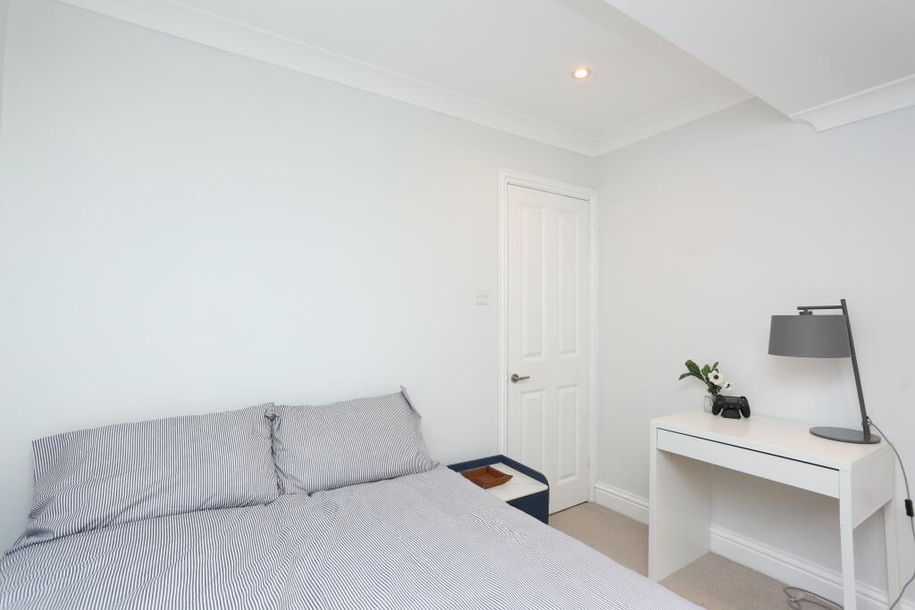 Additional image 16 of Hayes Wood Avenue, Bromley, BR2