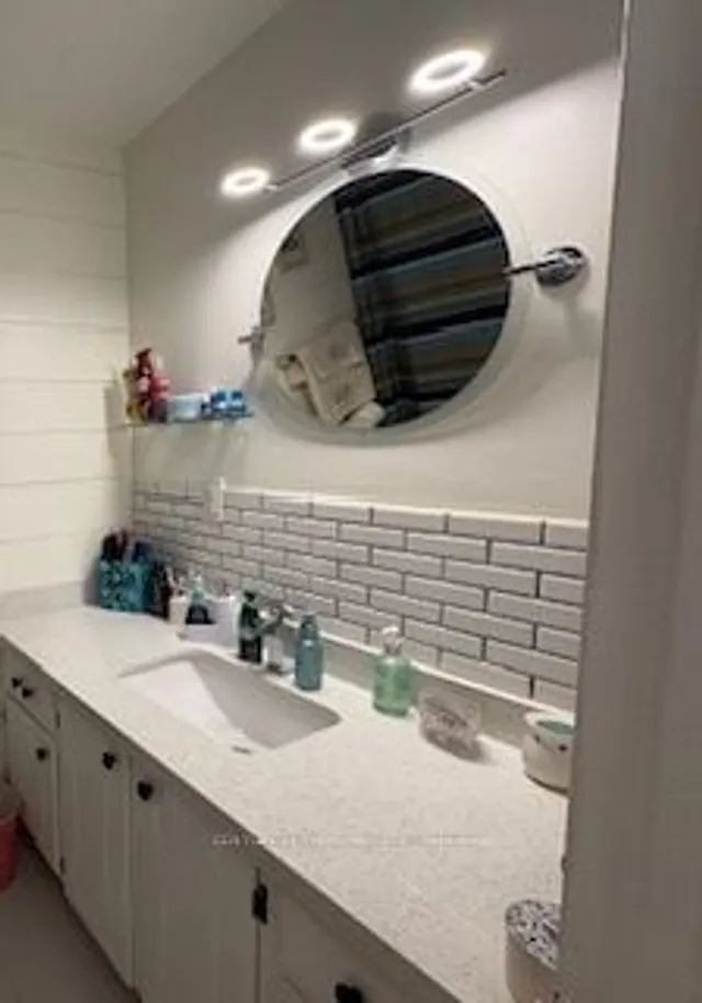 Additional image 12 of 4060 Lawrence Ave Unit 111