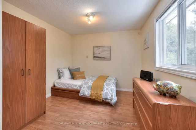 Additional image 25 of 105 Sabrina Cres