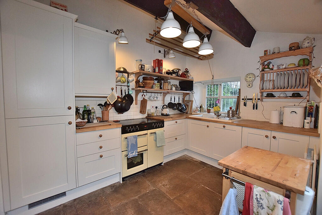 Additional image 13 of Reeth