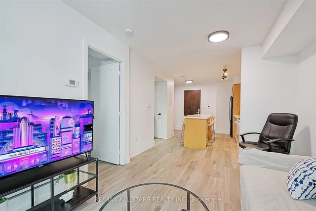 Additional image 7 of 20 Blue Jays Way Unit 1008