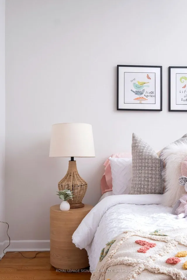 Additional image 23 of 22 Merkley Sq