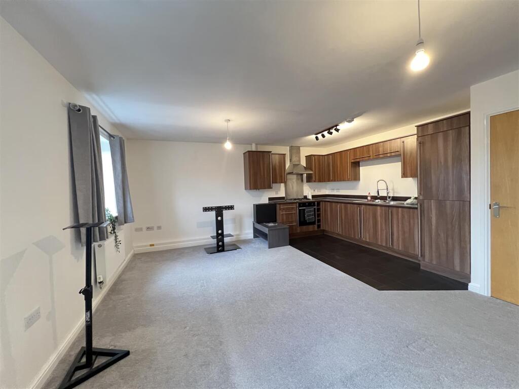 Additional image 3 of Cae Alaw Goch, Aberdare