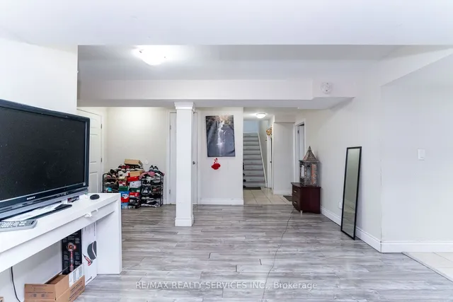 Additional image 35 of 55 Hiberton Cres